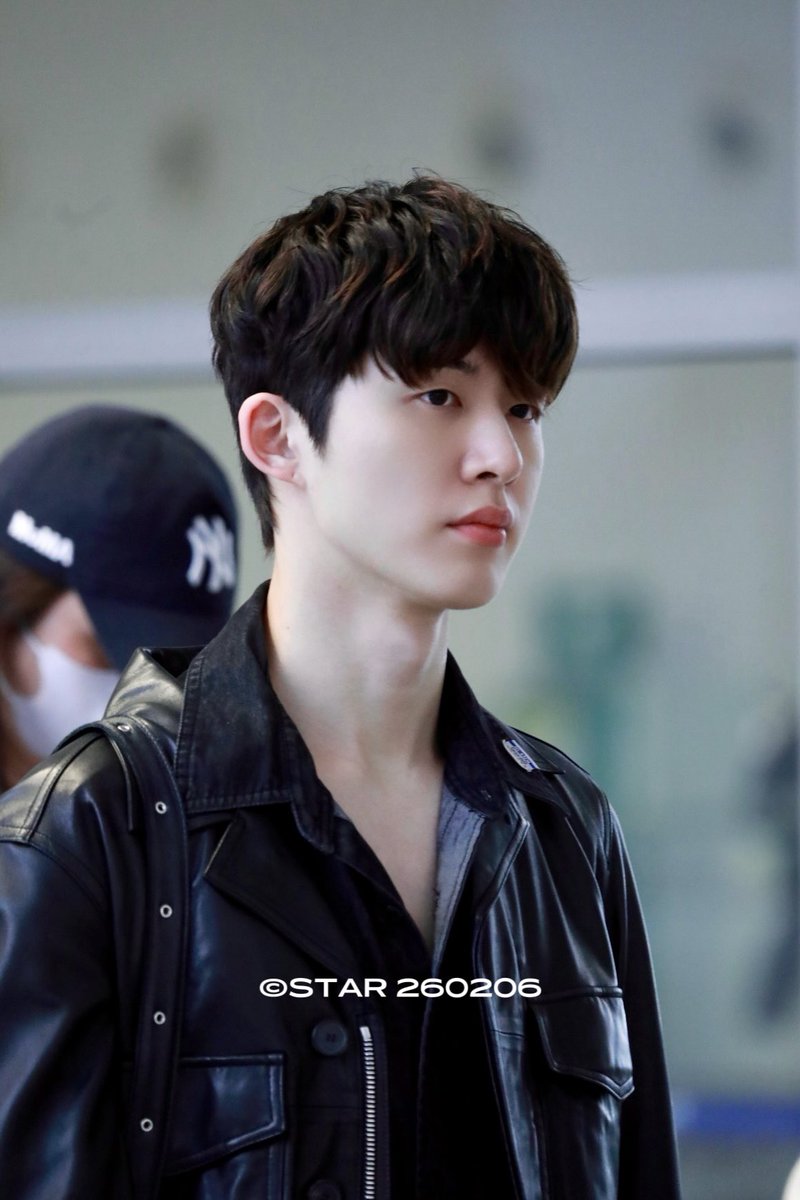 star_star1022's tweet photo. 260206｜BKK입국
#비아이 #김한빈 #kimhanbin @shxx131bi131 https://t.co/WGNgrkXOsd