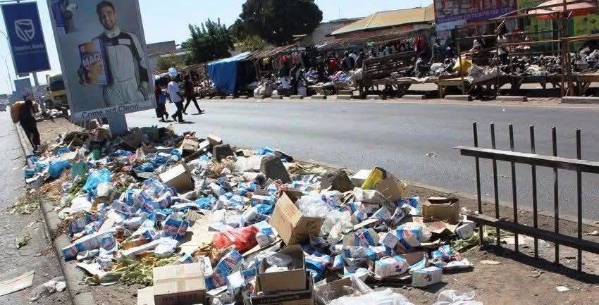 MbalaMafia7's tweet photo. Lusaka needs a total systemic reset.
I often dream of a biblical flood, a powerful 20 days downpour enough to clear out the city decay,  crime &amp; the trash that has settled into our streets.

 We need to start over with a blank canvas to build the capital city we actually deserve. https://t.co/Sh1Fr60h5q
