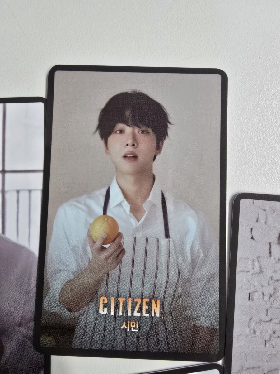 이 동네 시민 외모 기준이 너무 높네요..
저 시민 못할 듯;;