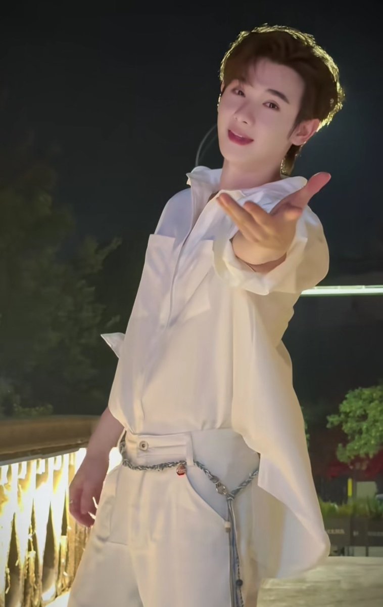 Liona2021's tweet image. ขาวมาเลย 
#นายท่านกรชิต