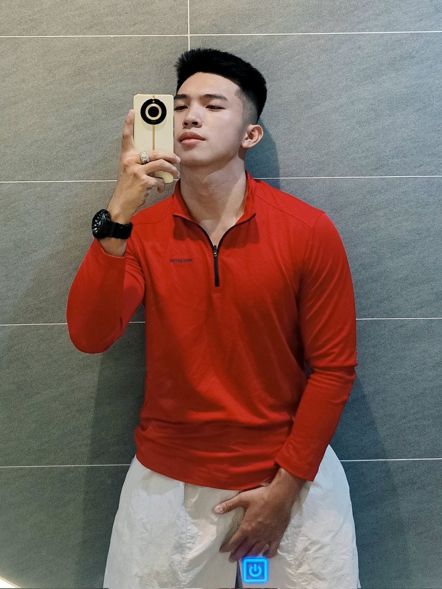 SingerTahi's tweet image. Kính toilet phòng gym sáng nhỉ...
Có cái nút gì nữa kìa.... 🔥🖕
#singer #tahi #mister