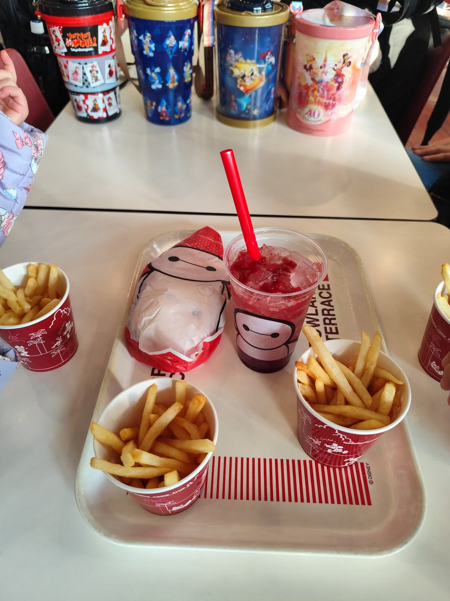 ちょっと休憩。

モグモグタイム🍟

民たちのHP削だいぶ削ったけどまだまだ元気ｗ