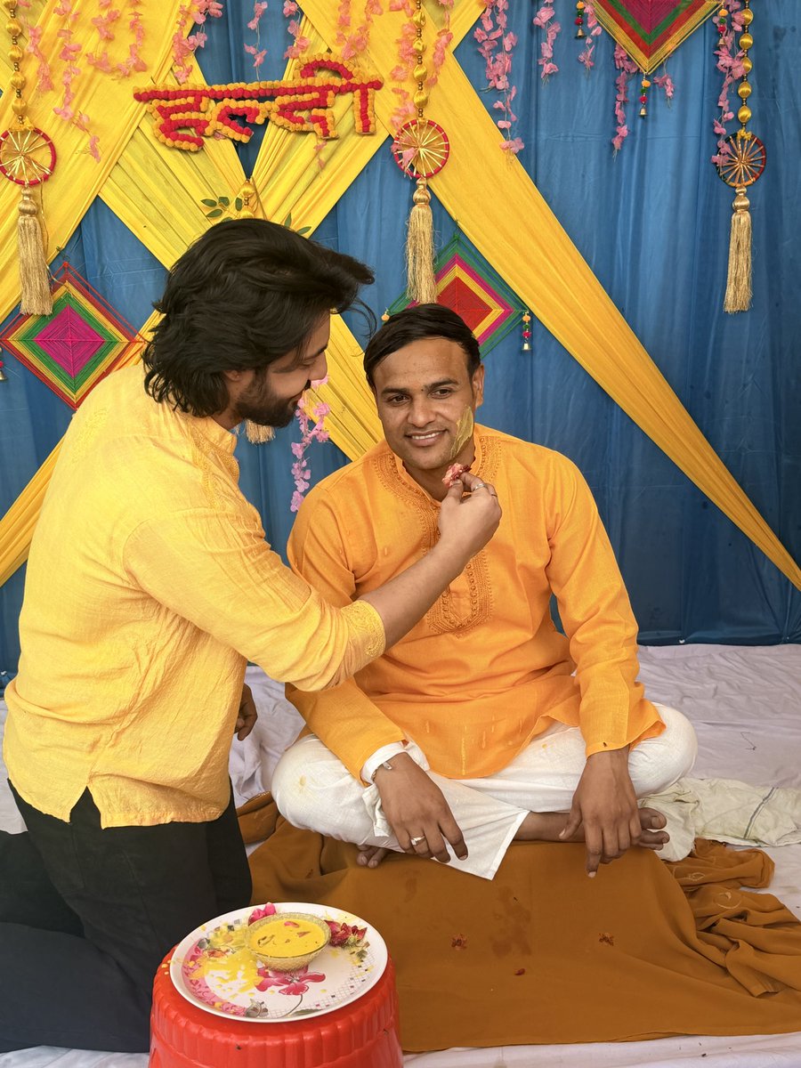 HritikyadavAP's tweet photo. Om Shanti Chachu , wherever you are, always remain happy and you will definitely get justice. We are all here and will not spare anyone. Everyone will be punished. Whoever did this, justice for Jitendra Yadav. I will miss you a lot Chachu  #justiceforjitendrayadav #bareillypolice https://t.co/JJ5Se71jKZ