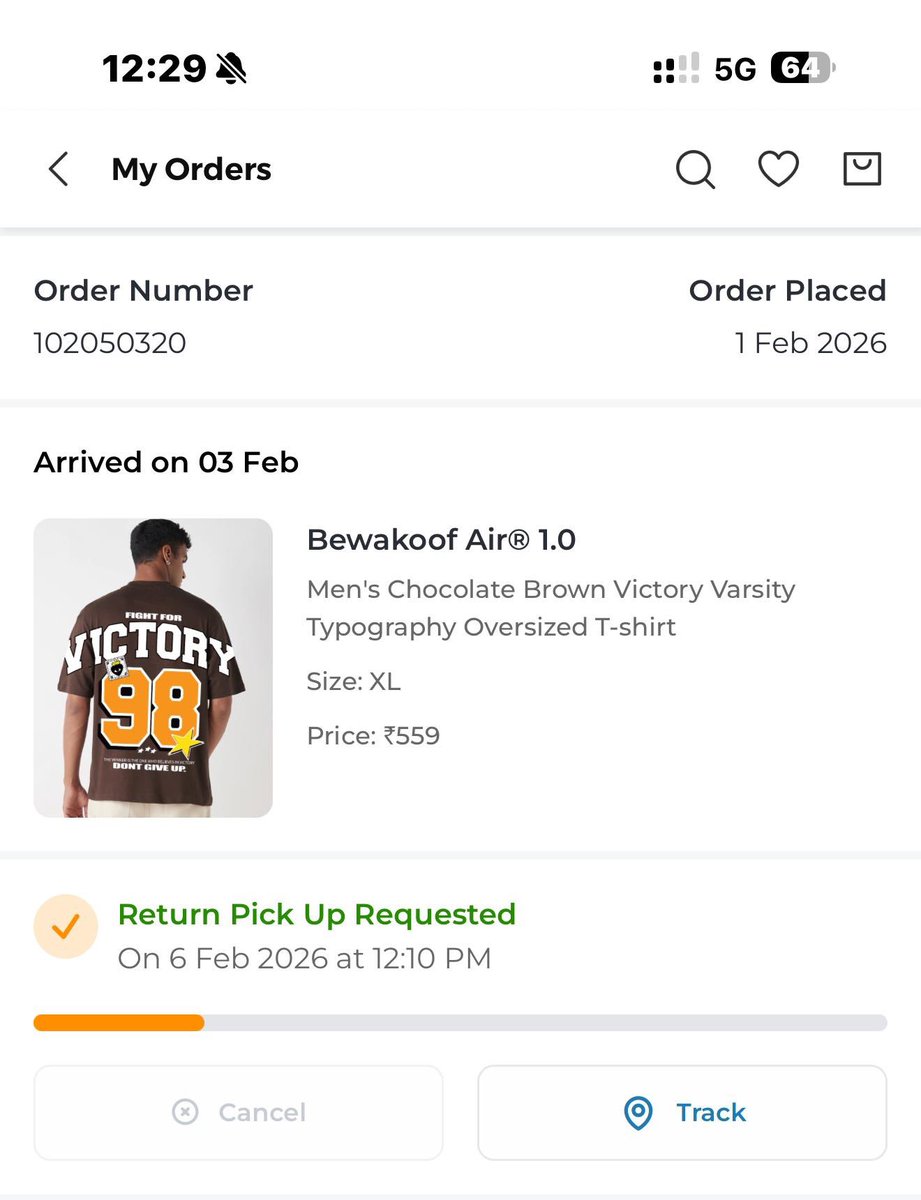 shivangisomani's tweet photo. @bewakoof You are scammers. I am unable to create a return for a t-shirt (pic attached). Today, the other t-shirts were not picked up coz the Delivery boy said QC failed coz your app wasn’t showing ‘Yes’ option even when he correctly shared all info.

What the hell is this??? https://t.co/EAHyQ9BcVZ