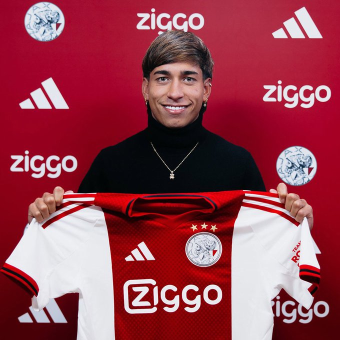 NÚMEROS FINALES DE LA OPERACIÓN 

Maher Carrizo fue transferido al #Ajax 🇱🇺 por €6M brutos por el 50% del pase. #Velez se quedará si o si con un 10% de la ficha.
Por cada 45 partidos disputados, el club neerlandés le abonará al Fortín €1.250.000 brutos por un 10% más.