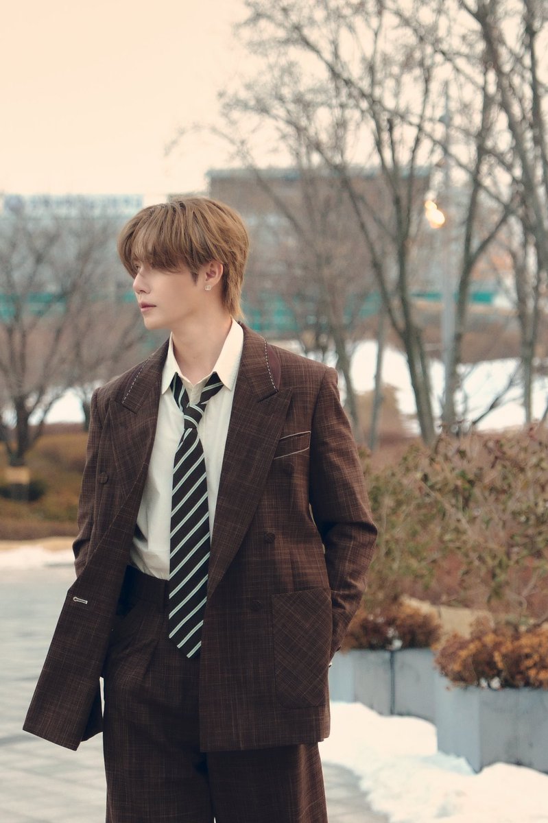 zee_pruk's tweet image. Slow moments feel the best. 🍂 #ZeePruk