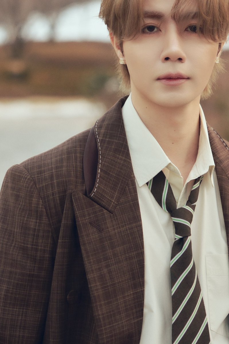 zee_pruk's tweet image. Slow moments feel the best. 🍂 #ZeePruk