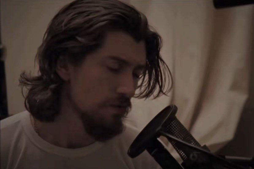 onthebatphone's tweet image. 5 star meal, 5 courses, 5 minutes.