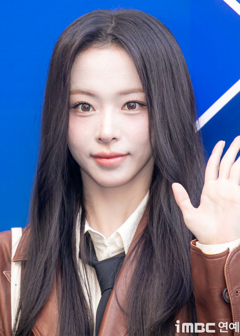 [포토] 세이마이네임 슈이, 초롱초롱 눈빛 
#SAYMYNAME #세이마이네임 #SMN #セマネ
#슈이 #SHUIE #DDP #서울패션위크 #SFW
#SeoulFashionWeek #SFW_260206 [iMBC연예]

세이마이네임 슈이가 6일 오후 서울 동대문 디자인 플라자(DDP)에서 열린 2026 F/W 서울패션위크(SFW)에 참석해 포즈를 취하고