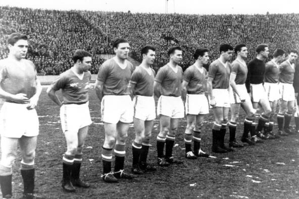 Munich58couk's tweet photo. Today is the 68th anniversary of the Munich air crash in which 23 people, including 8 Manchester United players, were killed ⚽😢

https://t.co/8mhnFG4qg8 https://t.co/aMP3cMDqk1