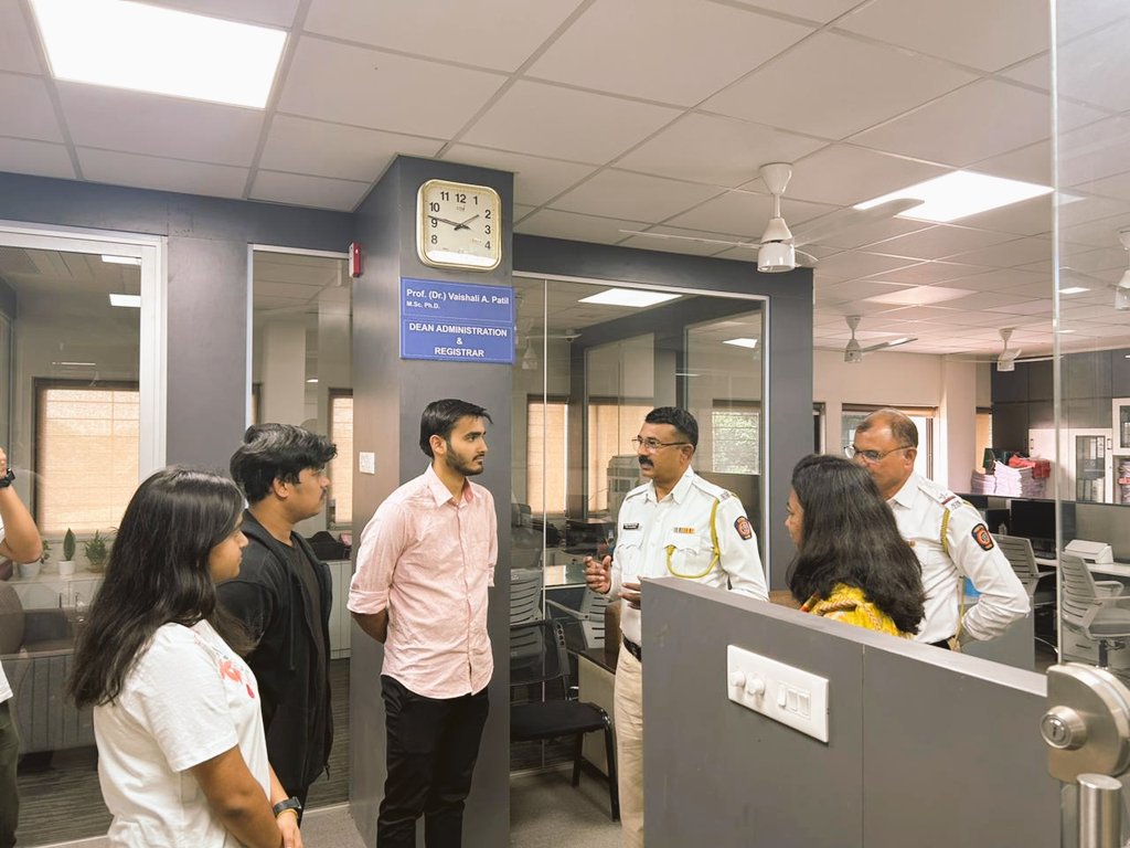 पुणे शहर वाहतूक पोलीस tweet media