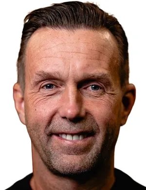 ttalloen's tweet photo. @KoenVanderElst @superboekhouder Heavy metal football! Dat is wat RSCA nodig heeft momenteel. https://t.co/QmI3kMFHAb