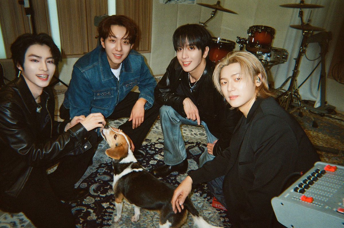 Thank you🥹 all my favs here in 1 pic 💚💙 CNBLUE X XIAOJUN