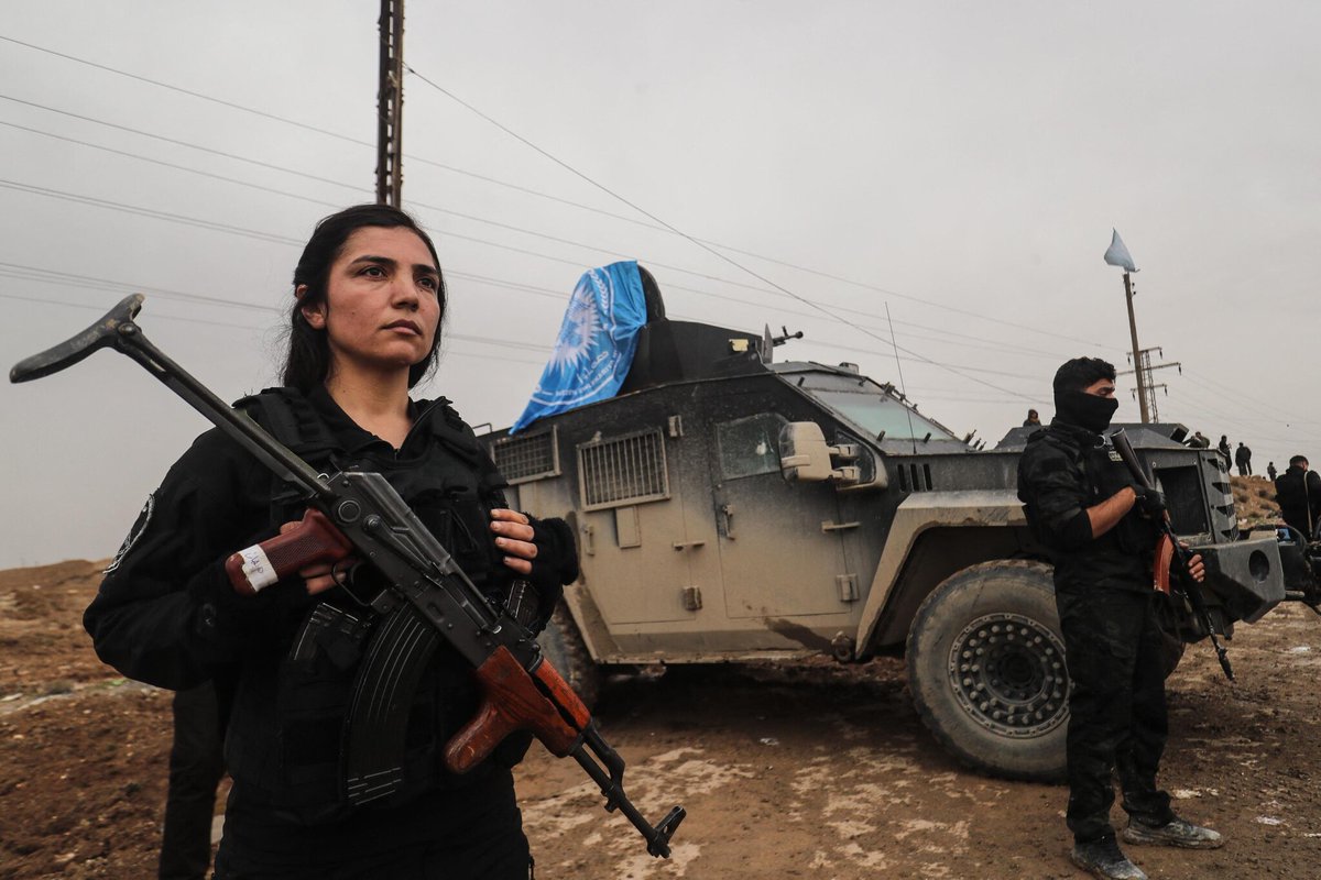 « Plutôt me tuer que servir sous leur drapeau » : malgré l’accord avec Damas, les forces kurdes sur le pied de guerre
➡️ l.leparisien.fr/HiQQ