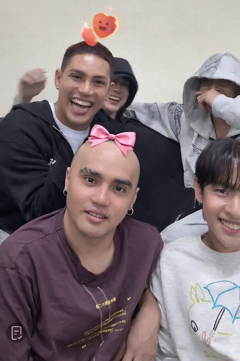 Poganda pa rin kahit oblak si OLBAP!😍Haha😂

<a href="/imszmc/">PABLO</a> #SB19_PABLO #PABLO 
📸ctto