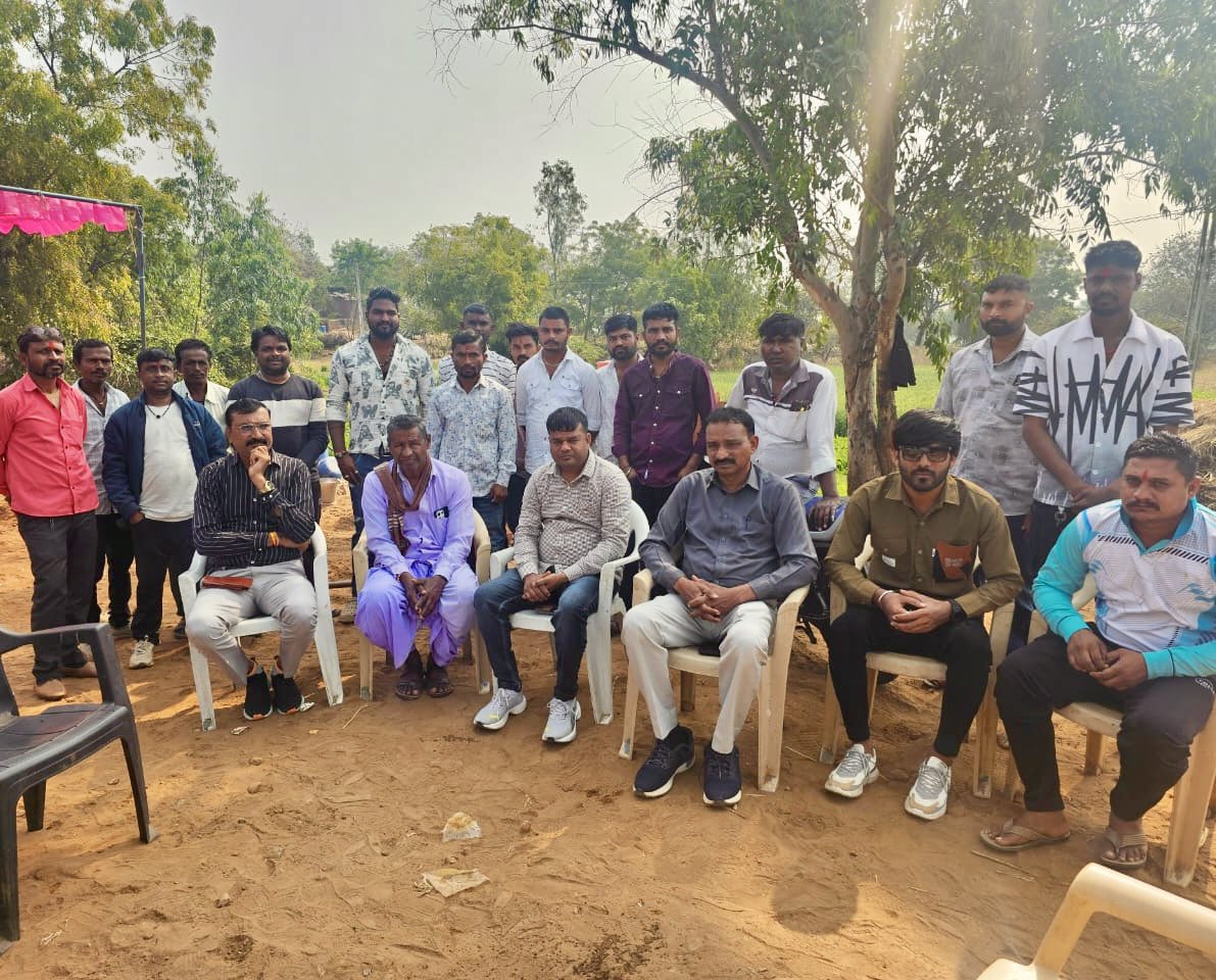 Ajay_Darji_'s tweet photo. આજરોજ લુણાવાડા તાલુકાના ભલાડા મુકામે પગી ભરતભાઈ બાબરભાઈ ના નવીન મકાનનાં ભૂમિ પૂજનમાં હાજરી આપી https://t.co/xPQjGvfohU