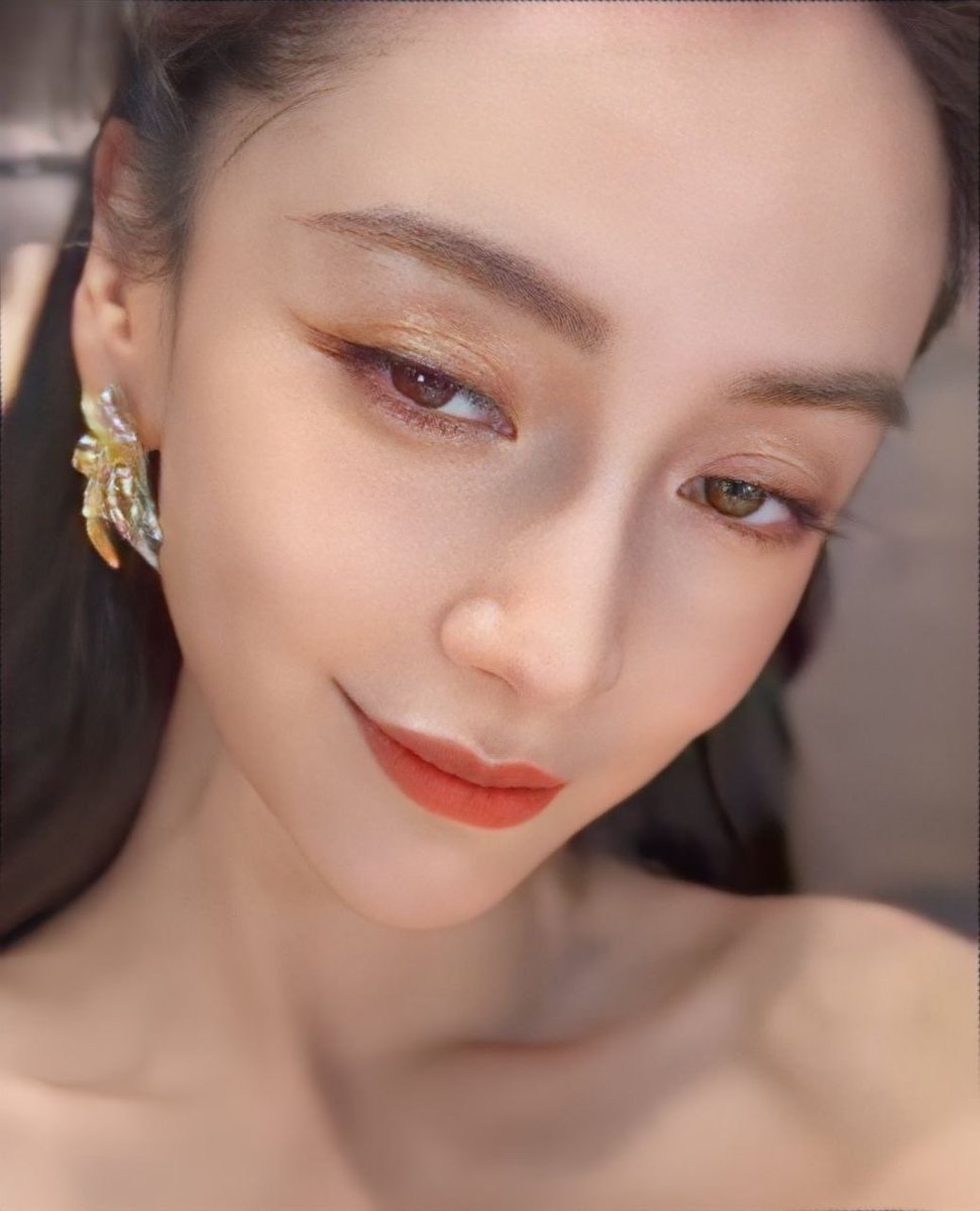 baiwanxiutushi's tweet image. 迷离的眼神暴露了一切
#杨颖