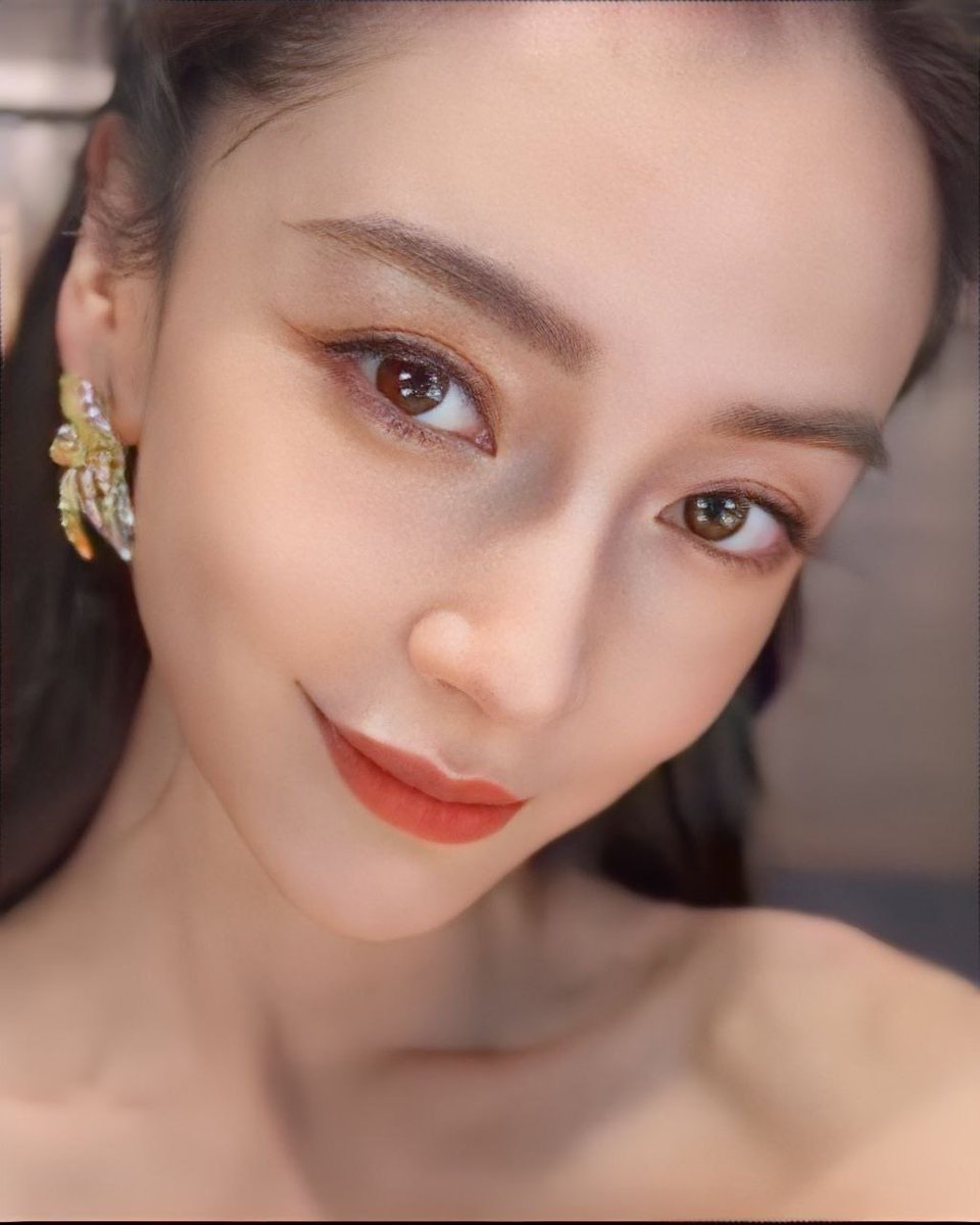 baiwanxiutushi's tweet image. 迷离的眼神暴露了一切
#杨颖