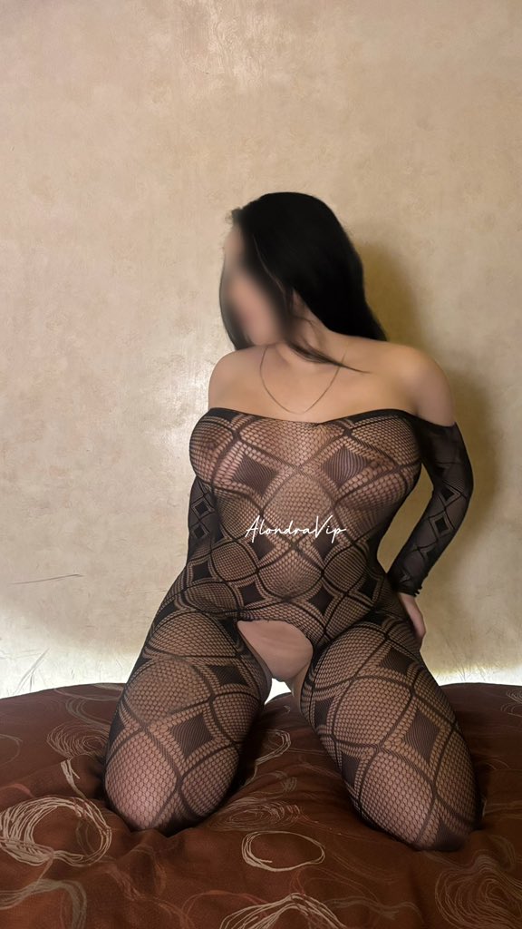 AlondraVip_'s tweet photo. En lencería y encima de ti me veo deliciosa 🔥 
Disponible babe💋
RT si quieres que te de unos sentones 🫦 https://t.co/in6ZfQ4zGK