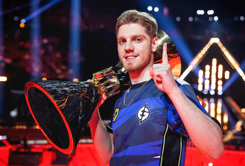 Demon1 is now the player with the most franchised teams played for in VALORANT history. 🔥

Evil Geniuses ➡️ 2023 
NRG ➡️ 2023-2024
LEVIATAN ➡️ 2024-2025
Dragon Ranger Gaming ➡️ 2025 
Cloud9 ➡️ 2026
ENVY ➡️ 2026