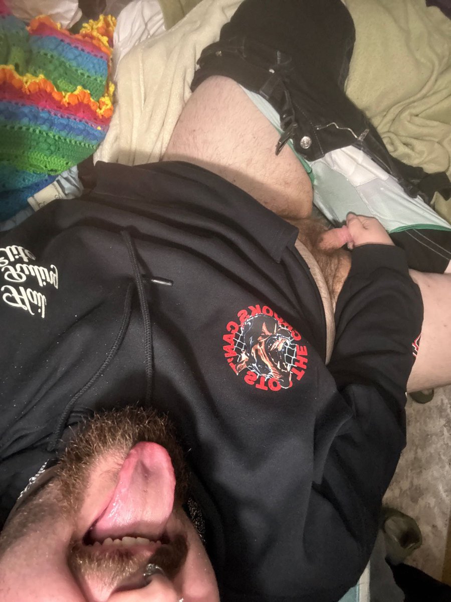 puplunar11's tweet photo. New hoodie what u think https://t.co/jHw8xCl2nU