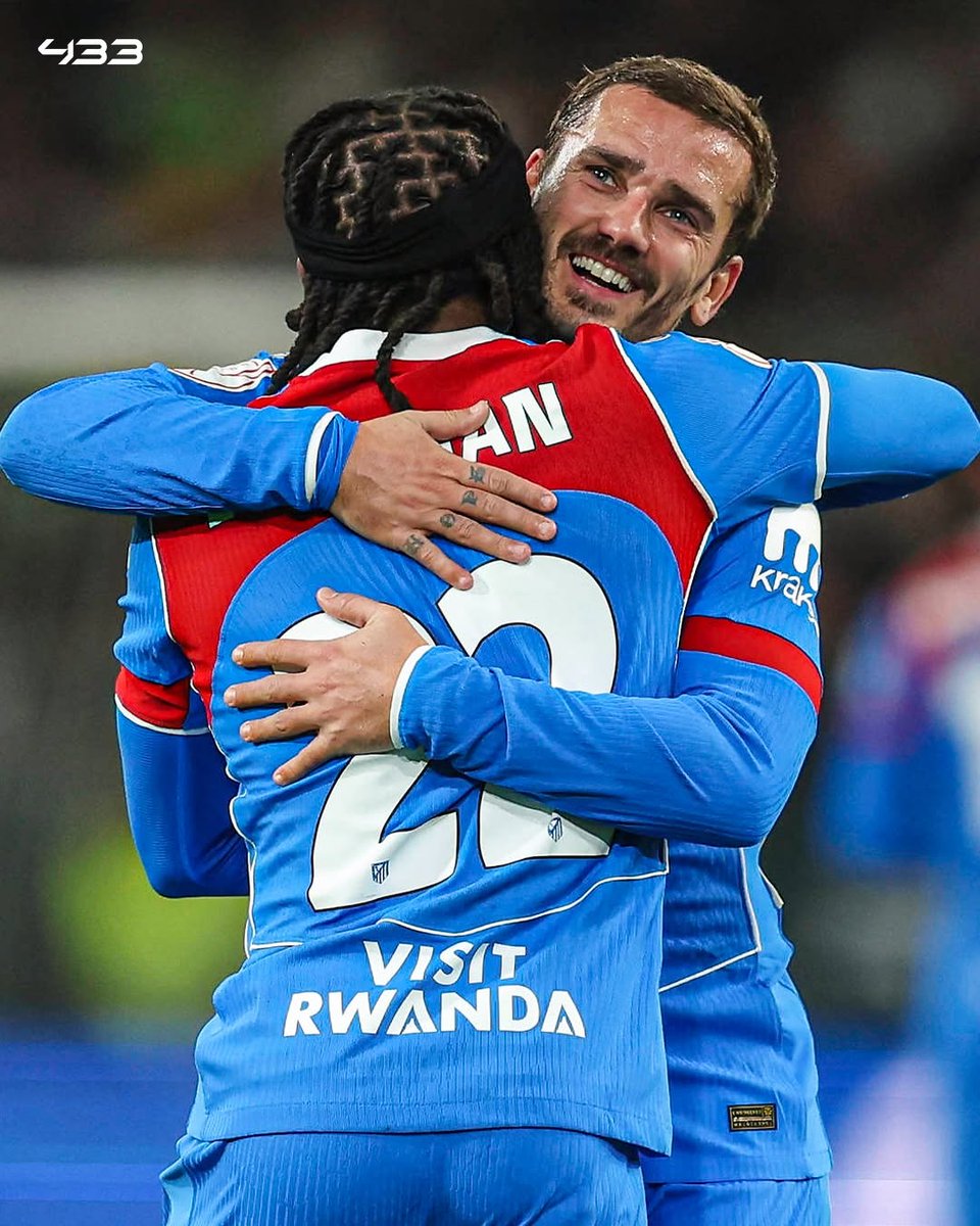 PoojaMedia's tweet photo. Griezmann couldn't believe his lucky playing with Ademola Lookman ❤️ https://t.co/X1DKXVlbeD