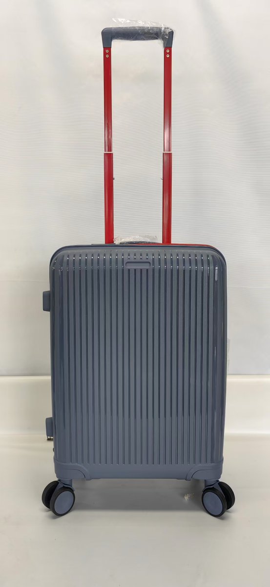 RUIANCAESAR's tweet image. New PP luggage set 🧳 3pcs (20/24/28”). Lightweight, impact-resistant &amp;amp; flexible—ideal for cabin + checked travel.

CERTIFICATE: BSCI, SGS, REACH
🌐 caesarluggage.com
📩 caesarking@cncaesar.com

#ruiancaesar #ppluggage #luggageset #travelgear #oemluggage #odmluggage