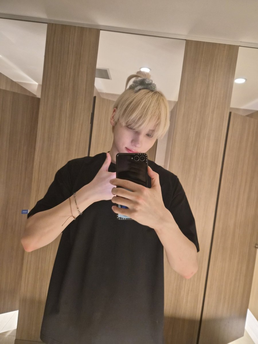 얼땅 tweet media