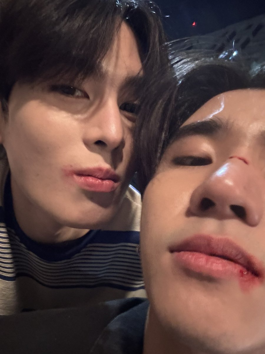 ฉันชอบรูปนี้ที่สุดจริง ๆ มันแบบชีวิตฉันถึงมันไม่ค่อยรักดี วันนี้ฉันยังได้รักเธออ่ะ มวลรูปน่ารักมาก เหมือนเป็นแฟนกันจริง