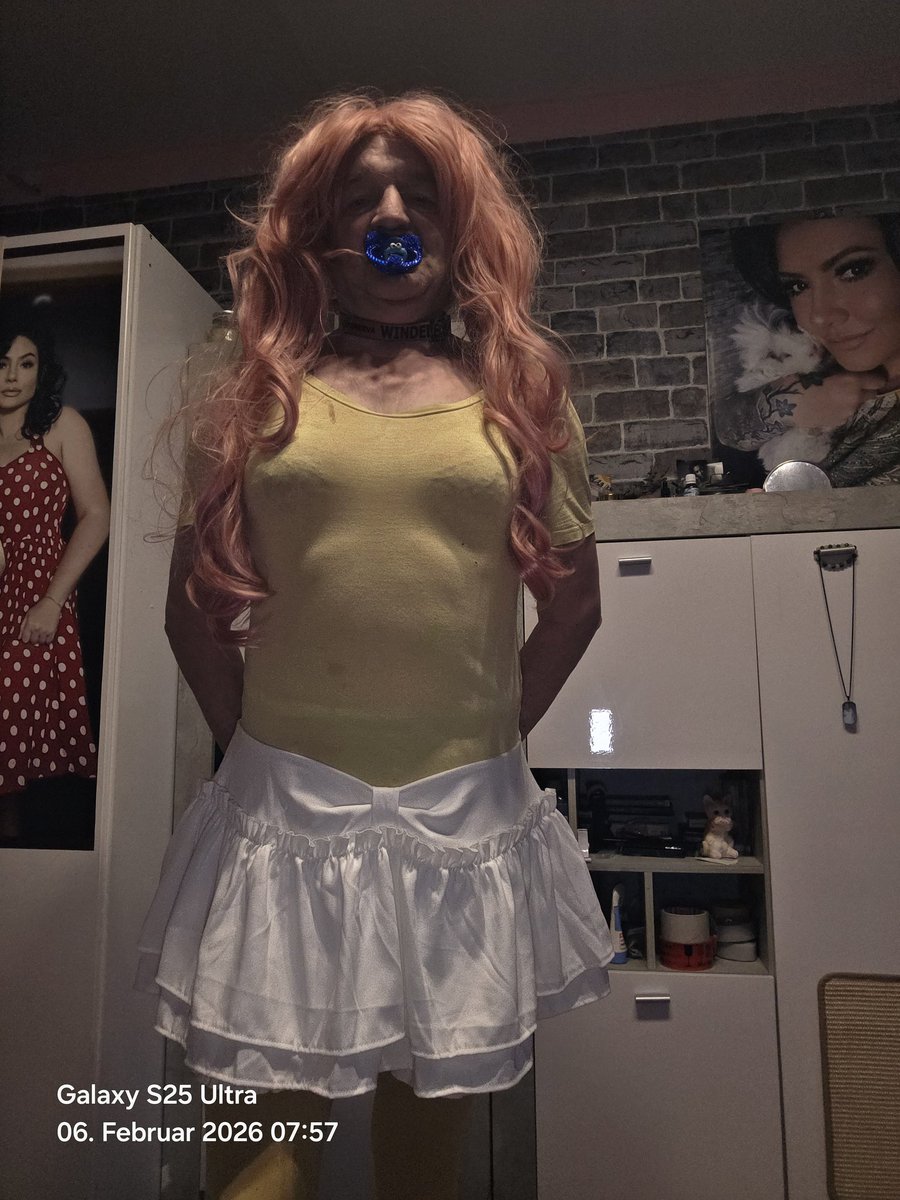 Windelsklave,MonikaEigentum von Herrin @AthMinerva tweet media