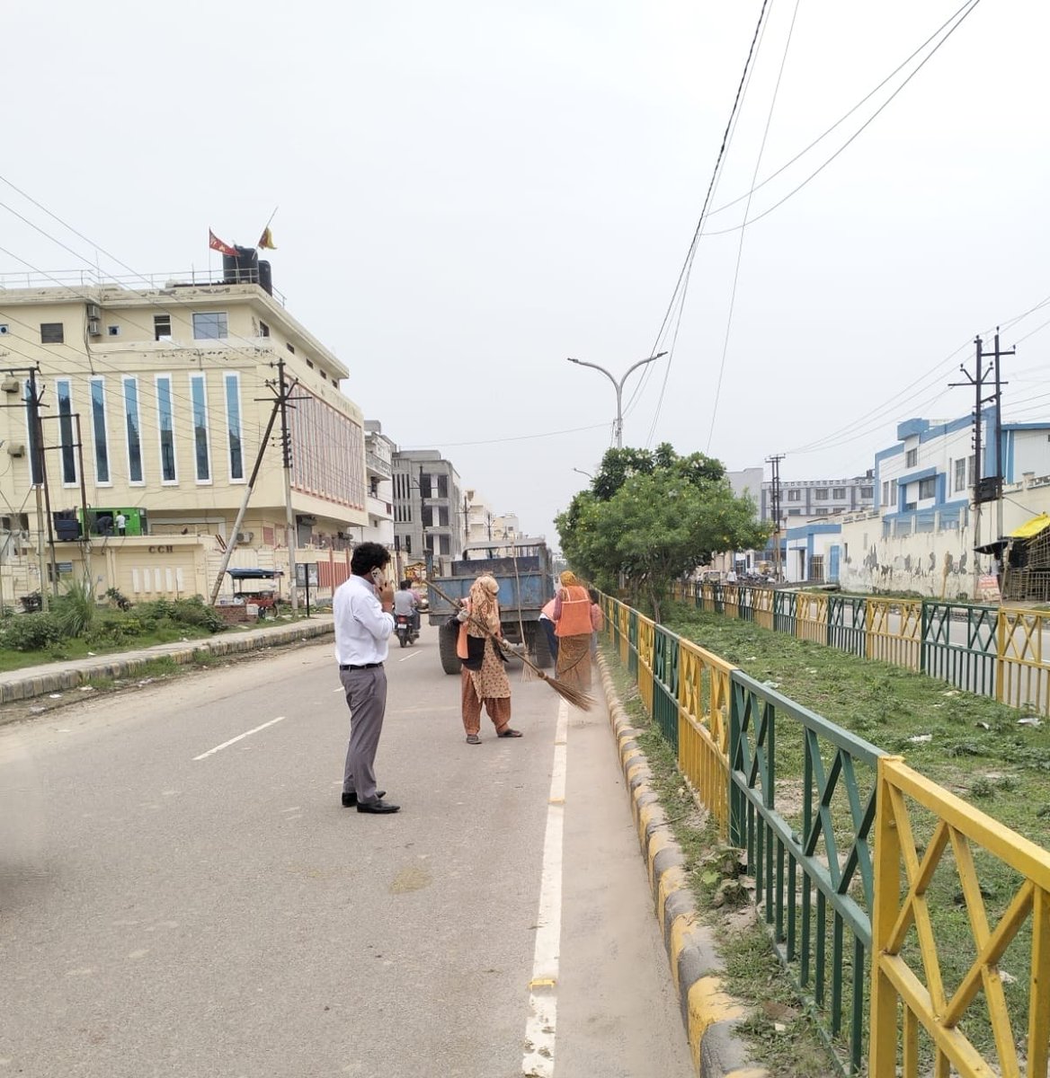 UPSIDA's tweet image. Annual maintenance work is actively underway at #UPSIDA Industrial Area, TDS City, Ghaziabad to ensure strong infrastructure, uninterrupted industrial activities, and a clean, safe, and sustainable environment for all stakeholders.

#IndustrialDevelopment #TDSCity #Ghaziabad