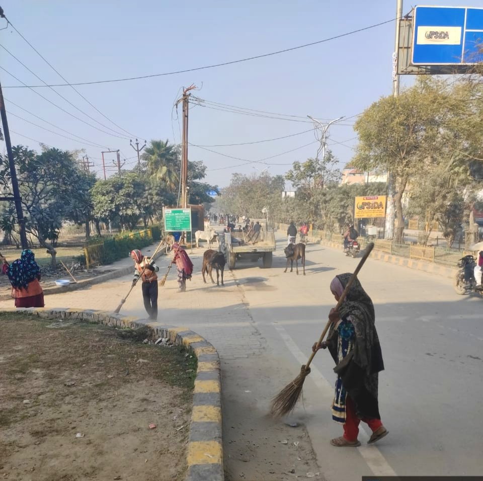 UPSIDA's tweet image. Annual maintenance work is actively underway at #UPSIDA Industrial Area, TDS City, Ghaziabad to ensure strong infrastructure, uninterrupted industrial activities, and a clean, safe, and sustainable environment for all stakeholders.

#IndustrialDevelopment #TDSCity #Ghaziabad