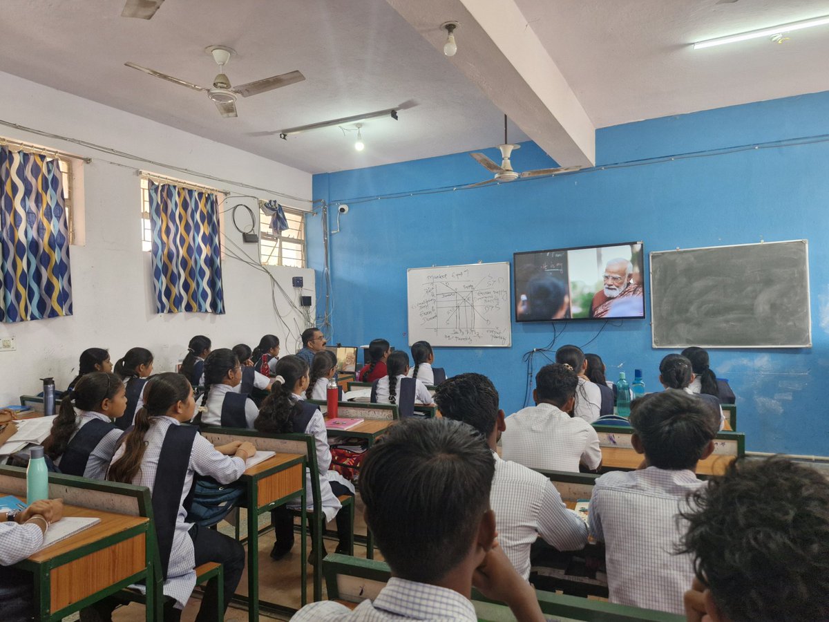 JnvSonepur's tweet photo. Our students actively participated in the Pariksha Pe Charcha 2026 Live Session, gaining valuable insights on exams, life skills, and stress-free learning. An inspiring interaction that truly empowers young minds.
#ParikshaPeCharcha2026
#PPC2026
#Examwarriors
#nvs_hq https://t.co/OlpyifnuWS