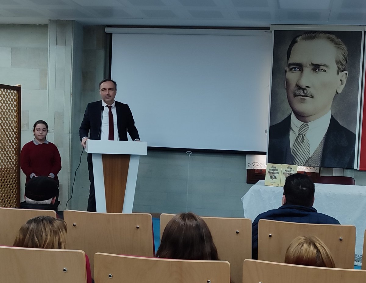 HayratMEM's tweet photo. Hayrat İlçemizde düzenlenen "Hayrat Değerleriyle Buluşuyor" projesi kapsamında Trabzon Üniversitesi Fatih Eğitim Fakültesi Dekanı Sn. Prof. Dr. İsmail Hakkı DEMİRCİOĞLU öğrencilerimizle buluşup tecrübe aktarımımda bulundu. Katkılarından dolayı kendisine teşekkür ediyoruz. https://t.co/IKHcfo99u9