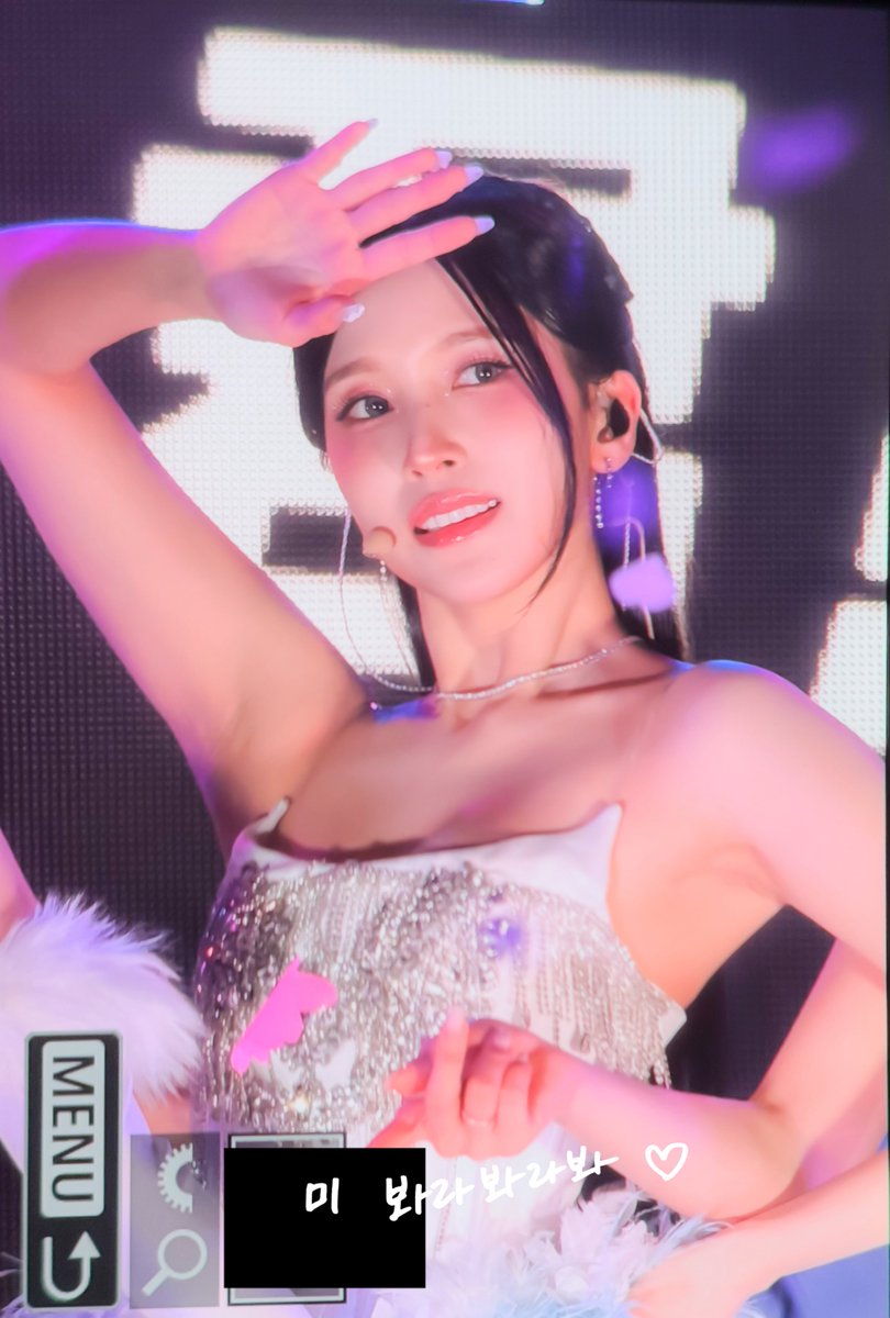 Look At Mi tweet media