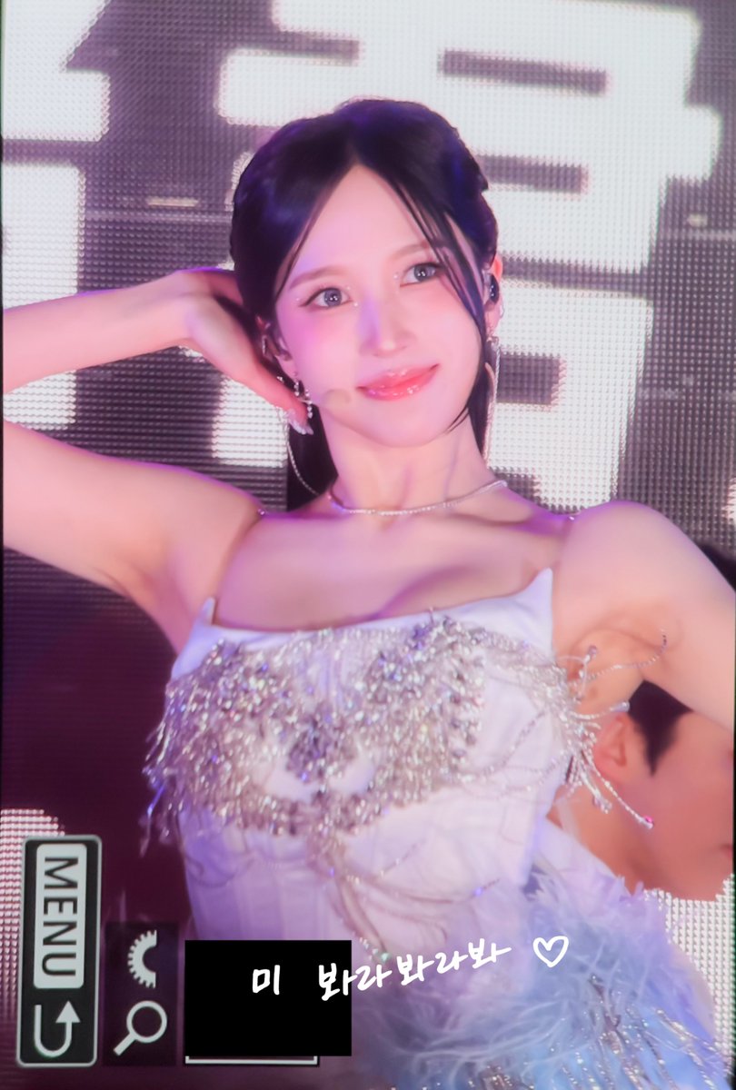 Look At Mi tweet media