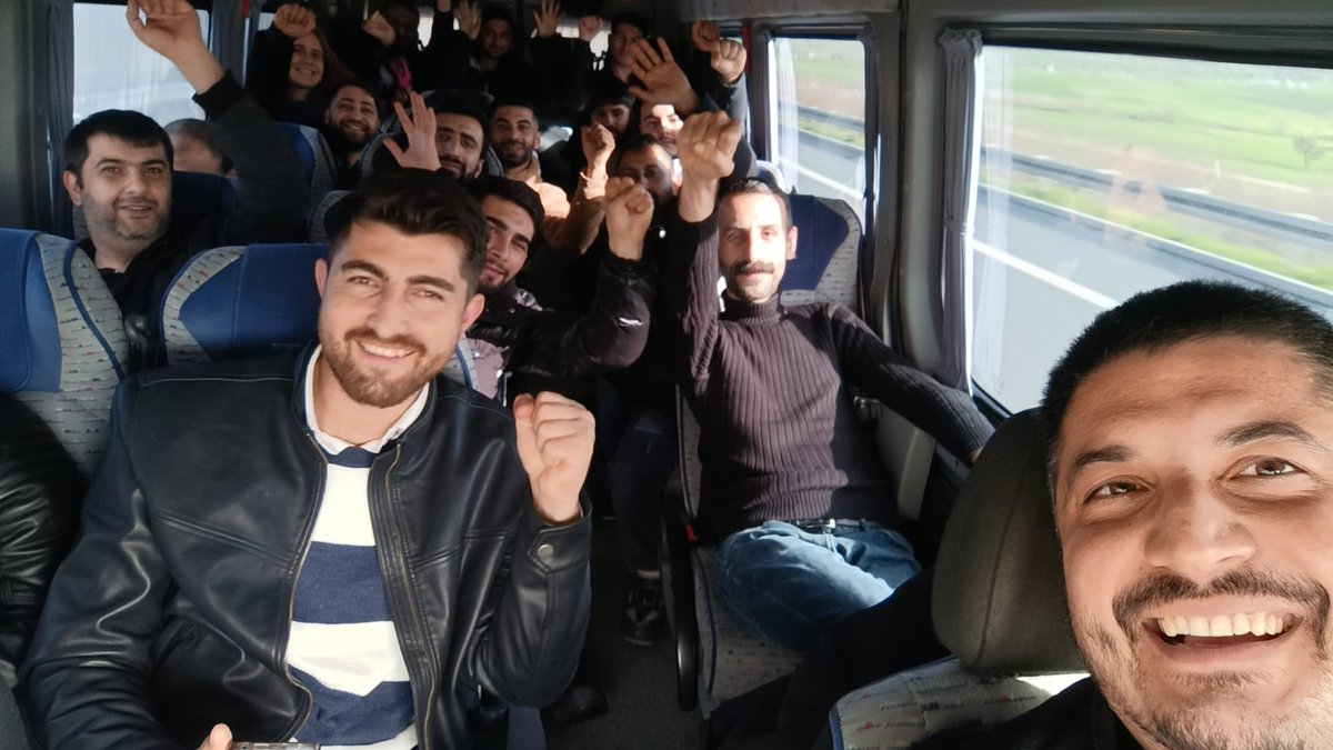 AcrNesli's tweet photo. Yiğit depo işçileri İzmir, Kocaeli, İstanbul'dan Tuncay Özilhan'a haklarını hatırlatmaya geliyor.
#MigrosBOYKOT https://t.co/y56xmhDnCT