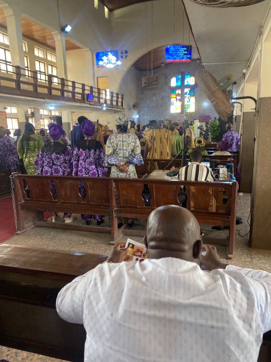awarixo's tweet photo. @zyechii in a church rn reading this bs https://t.co/F5rbsKdyOo