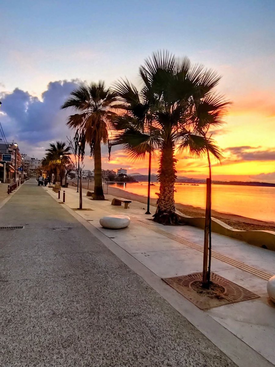 Η γειτονιά που μεγάλωσα και πάντα γυρίζω εκεί..καλημέρα σε όλους!