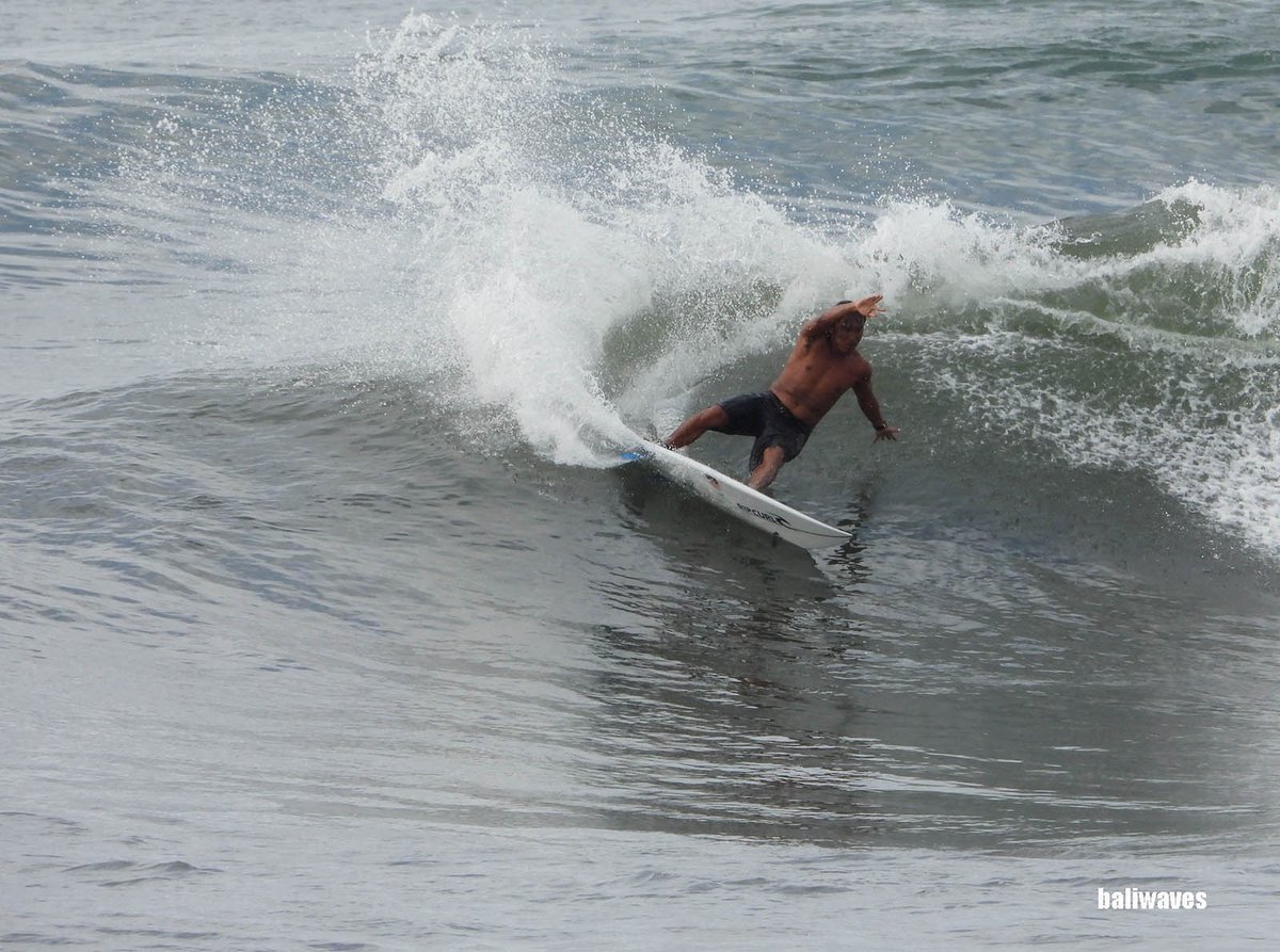 Baliwaves's tweet photo. Early birds got their rewards today at #Keramas as Ketut was on the scene bright and early. Wave height was clocking in at a solid 4ft https://t.co/6cXPS3wKwR