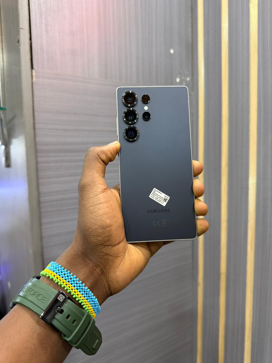 FezeIsmail1's tweet image. Hello Friday 
We Are Open for business 
#Ismailmobilekampala
 #Authentic 
+256704452242
📍 William street kalungi in plaza shop no.2