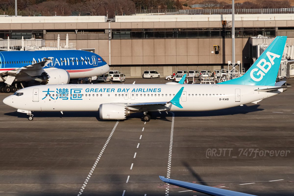 RJTT_747forever's tweet photo. 先月成田で撮影したグレーターベイの737MAX9。昨年シアトルで下地塗装状態をみて以来の再会だったことに気が付きました!
Greater Bay Airlines 🇭🇰
Boeing 737 MAX 9 B-KWB
(MSN 64129/ 9275/ N4022T/N40221)
NRT/RJAA 2026.01.16
BFI/KBFI 2025.09.14
#成田空港 #BoeingField https://t.co/Xw3NU0b3Z9