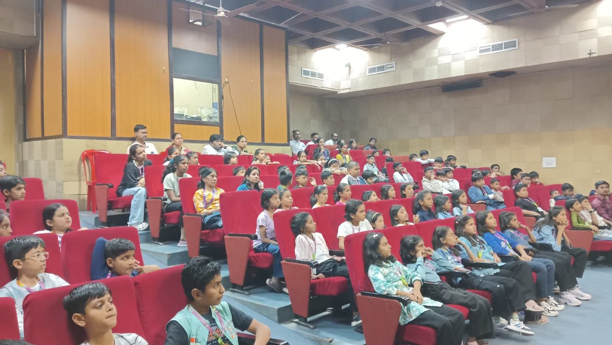 RamanCentre's tweet photo. ⚡🔬 An electrifying Special Science Demonstration at @RamanCentre, a unit of @ncsmgoi @MinOfCultureGoI experiments sparked curiosity and inspired young minds to explore science beyond textbooks! ✨
#ScienceDemo #RamanScienceCentre #STEMLearning #ScienceForStudents https://t.co/AWW44T8cj5