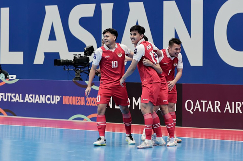 LudusId's tweet photo. SEJARAH Baru. Timnas Futsal Indonesia tembus Final Piala Asia Futsal 2026 setelah mengalahkan raksasa Asia, Jepang. #futsal #AFCFutsal2026 #afcfutsalasiancup2026 #indonesiaviral 
Baca selengkapnya di SINI: https://t.co/CjQNeJly3G https://t.co/JIG4UPYEUk