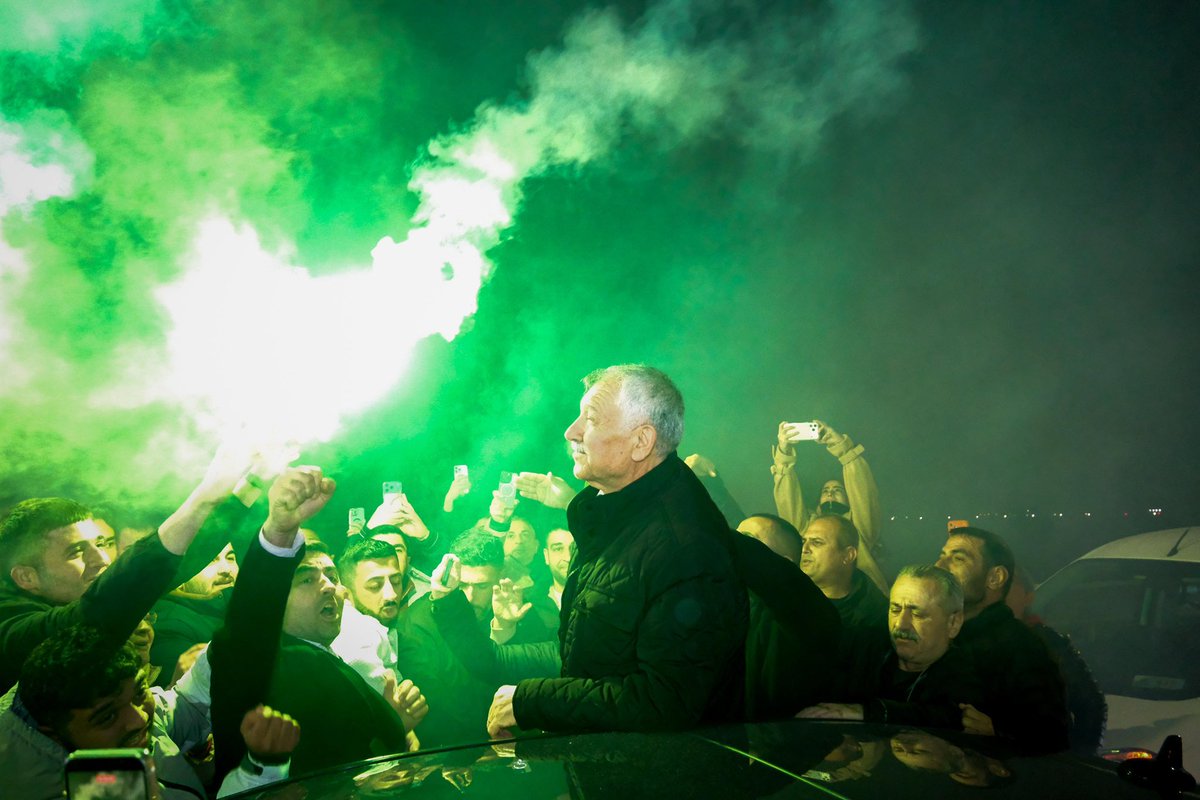hayatta şu şekil dik duracaksın.. bileceksin ki ardından adana yürür, memleket yürür.. hoşgeldin babuş, çok özlemiştik 🤍
#zeydankaralar #adana