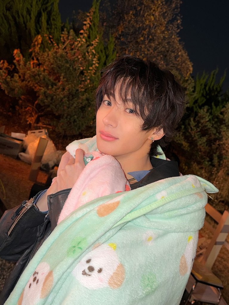 redfiirelight's tweet photo. ผ้าห่มโมชิได้ซีนอีกแล้ว แบบนี้คอลใหม่ต้องมาแล้วปะ?? 🤩🤩 https://t.co/JWKqRxEgLC