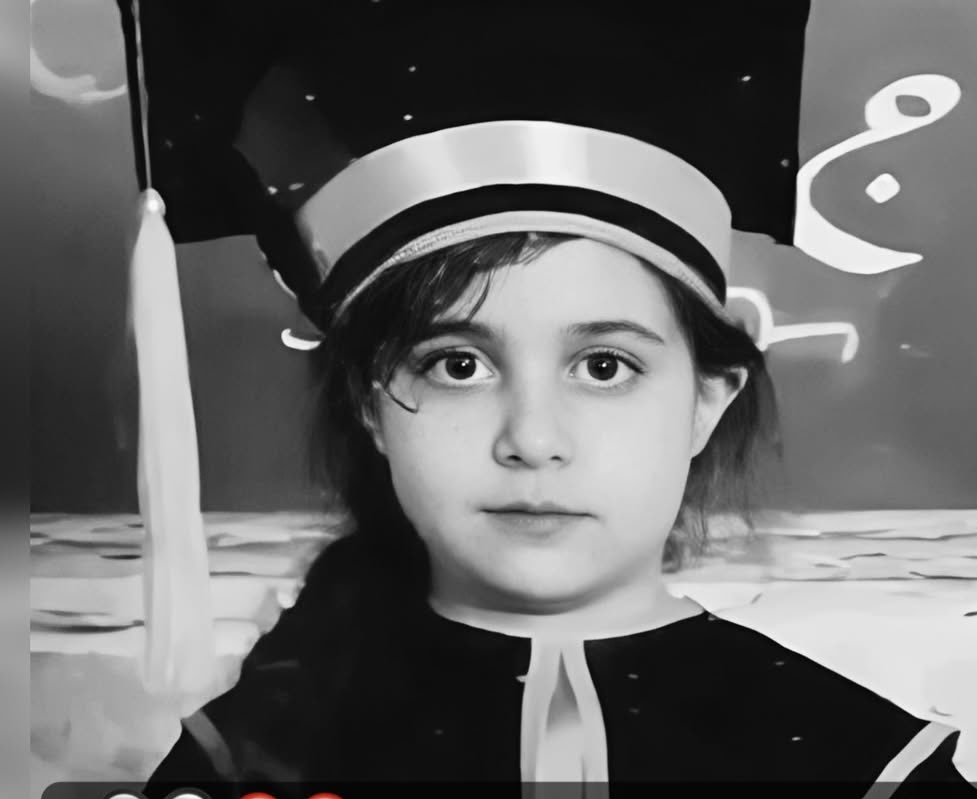 Parisa🐈 tweet media