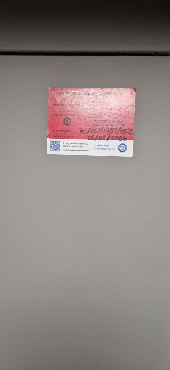 #eninter nos deja OTRA VEZ!!! Sin ascensor, viviendo en un 11, con un bebé de 5 meses. Desconozco el mundo de los ascensores, pero parece imposible dar un peor servicio. Que barbaridad!!!