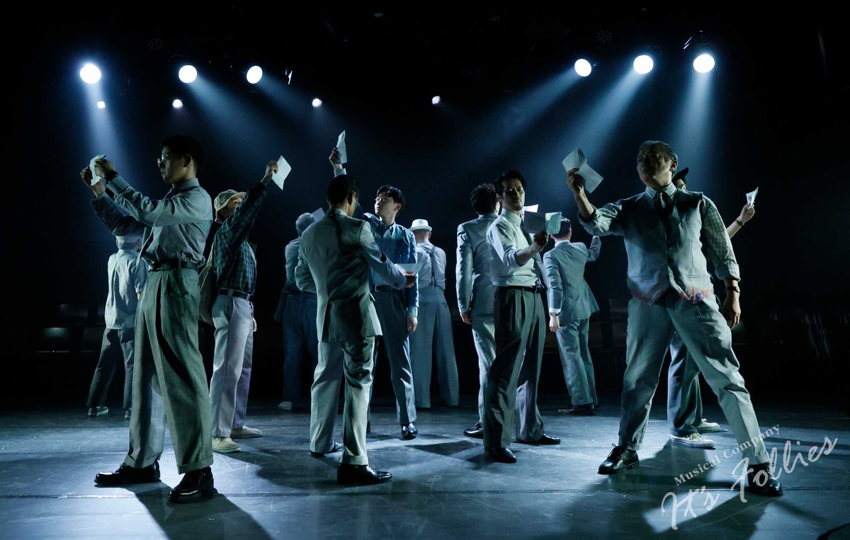 itsfollies's tweet photo. 開幕しました！

いずみたくの幻のミュージカルが甦る！
イッツフォーリーズ公演
ミュージカル「十二人の怒れる男」
2月15日（日）まで浅草九劇にて公演、お見逃しなく！
上演時間　1時間50分
当日券は各回若干枚あり、各開演の1時間前より販売
https://t.co/dCuuglYZrx https://t.co/NAwbjgIjDC