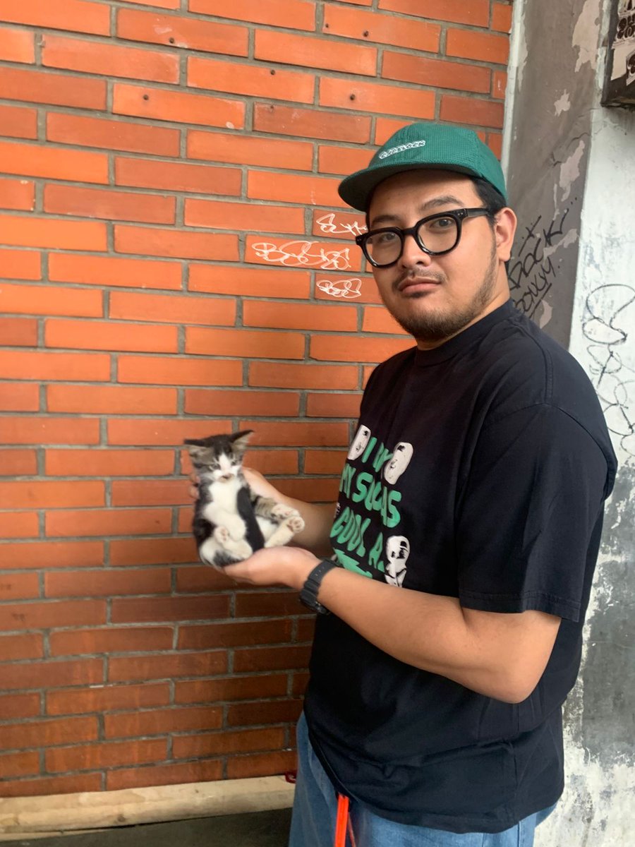 belailang's tweet photo. nemu anak kecil https://t.co/y8DCGsFbon